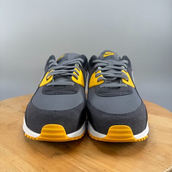 Nike Air Max 90 Men's Size 16 Shoes University Gold Cool Grey DM0029-008 NEW - Picture 2 of 9